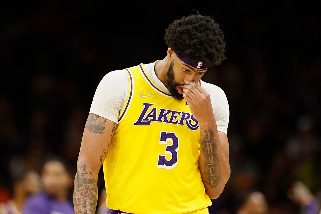 Die Los Angeles Lakers fallen in der neuen Saison auf den letzten Platz der Western Conference zurück